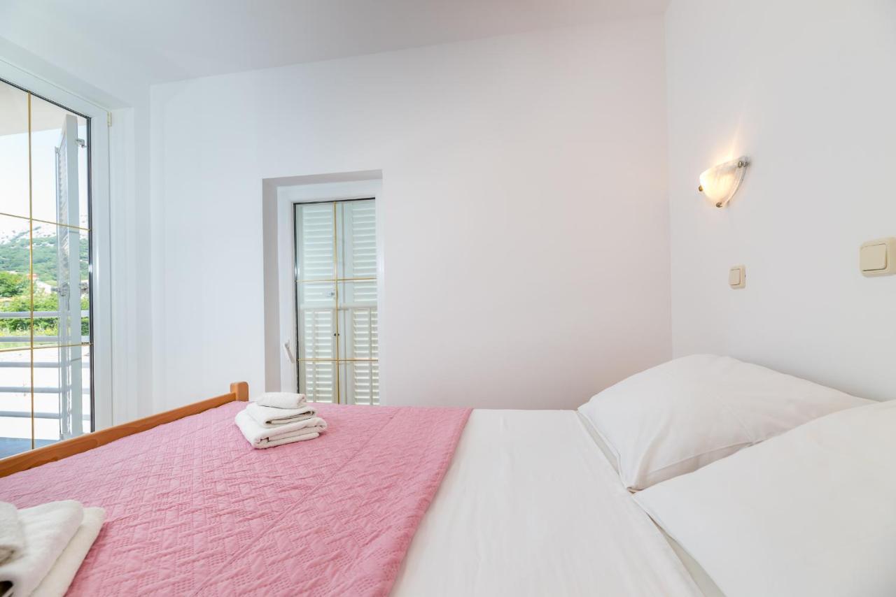 Apartments Melania & Antonia Baška Dış mekan fotoğraf